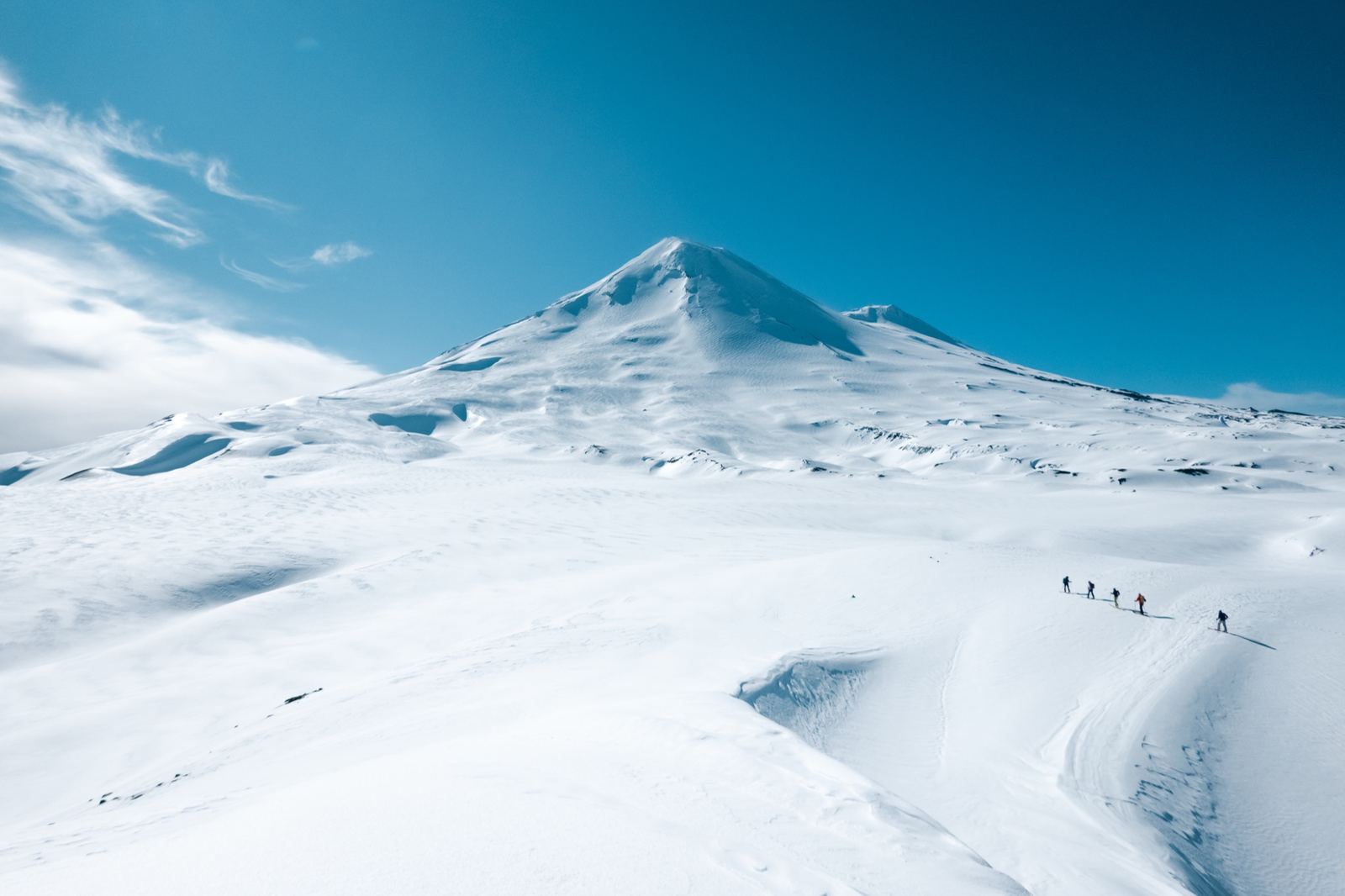 Scialpinismo su pendio vulcanico, Cile